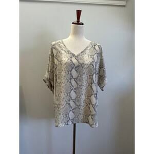 Entro‎ Snake Print Blouse Size Medium